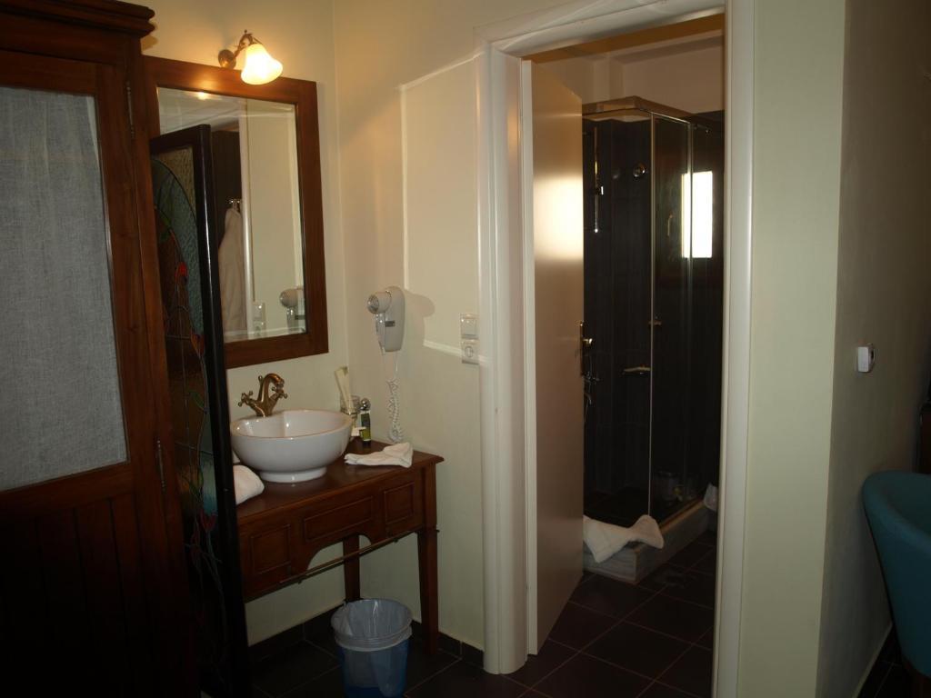 Porto Mani Suites Kyparissos  Zimmer foto