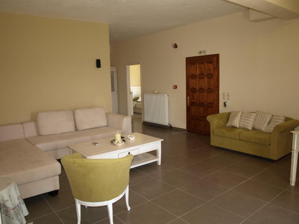 Porto Mani Suites Kyparissos  Zimmer foto