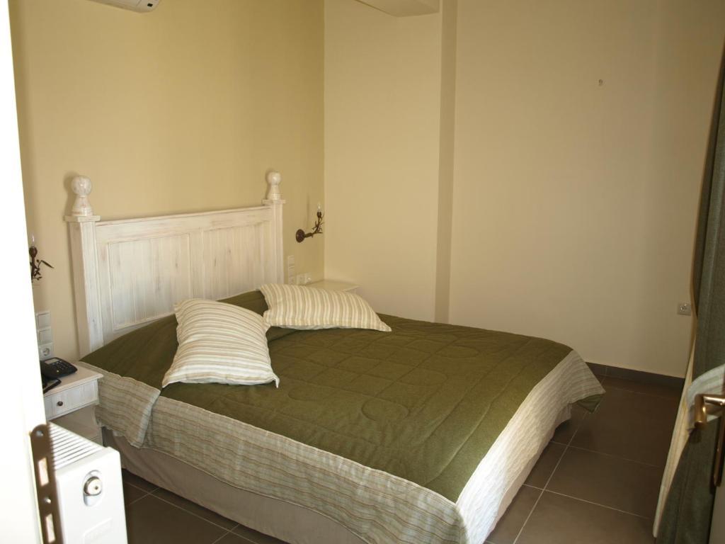 Porto Mani Suites Kyparissos  Zimmer foto